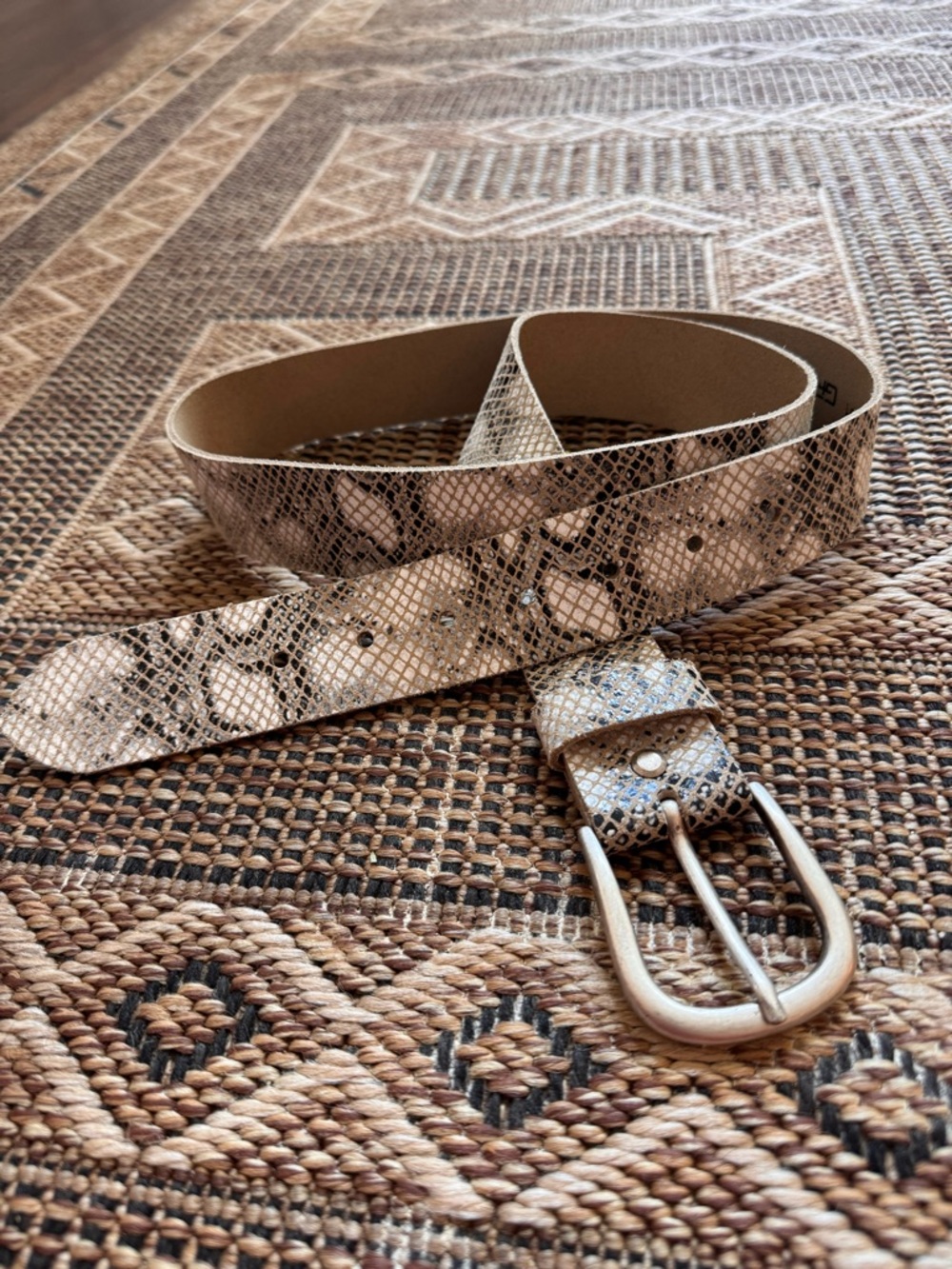 GEORG ROTH Genuine Leather Snakeskin Print Tan Belt Silver Buckle Unisex